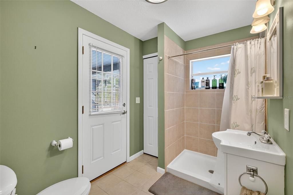 Activo con contrato: $454,500 (3 camas, 3 baños, 1780 Pies cuadrados)