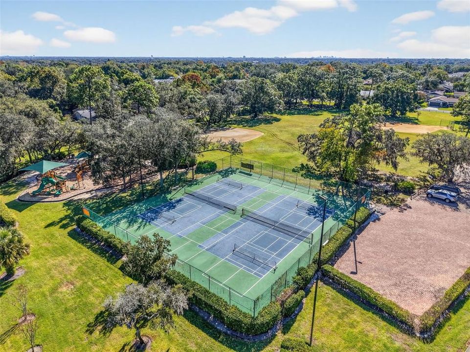 Activo con contrato: $454,500 (3 camas, 3 baños, 1780 Pies cuadrados)