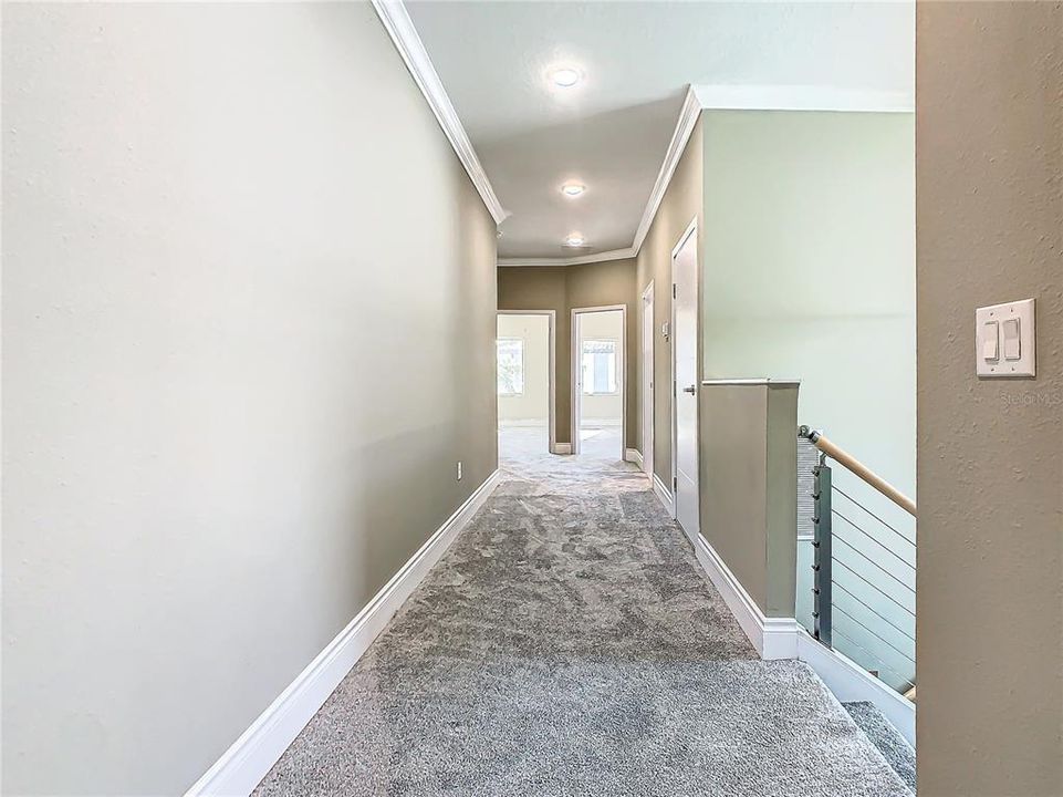 Activo con contrato: $2,500 (4 camas, 2 baños, 2334 Pies cuadrados)