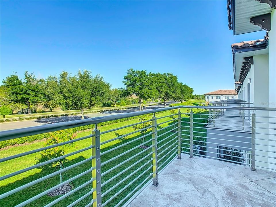 Activo con contrato: $2,500 (4 camas, 2 baños, 2334 Pies cuadrados)