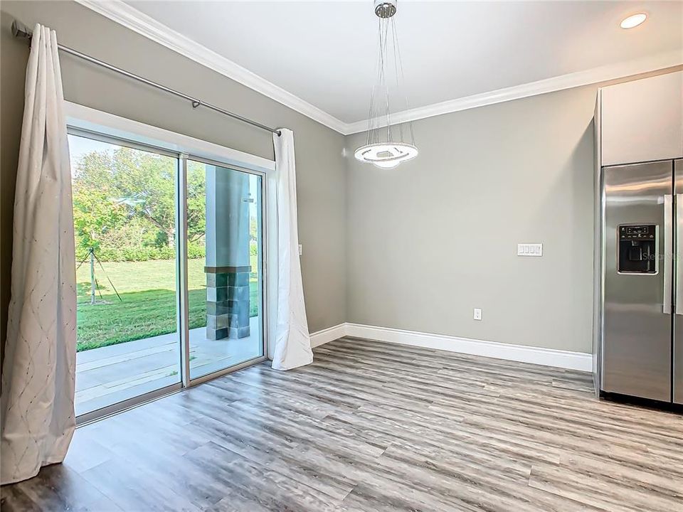 Activo con contrato: $2,500 (4 camas, 2 baños, 2334 Pies cuadrados)