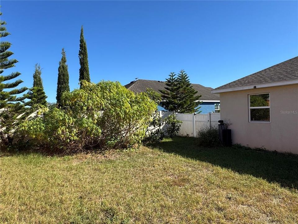 Active With Contract: $270,000 (3 beds, 2 baths, 1629 Square Feet)