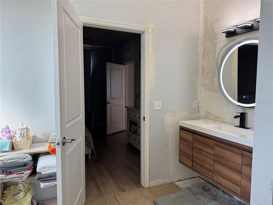 Active With Contract: $270,000 (3 beds, 2 baths, 1629 Square Feet)