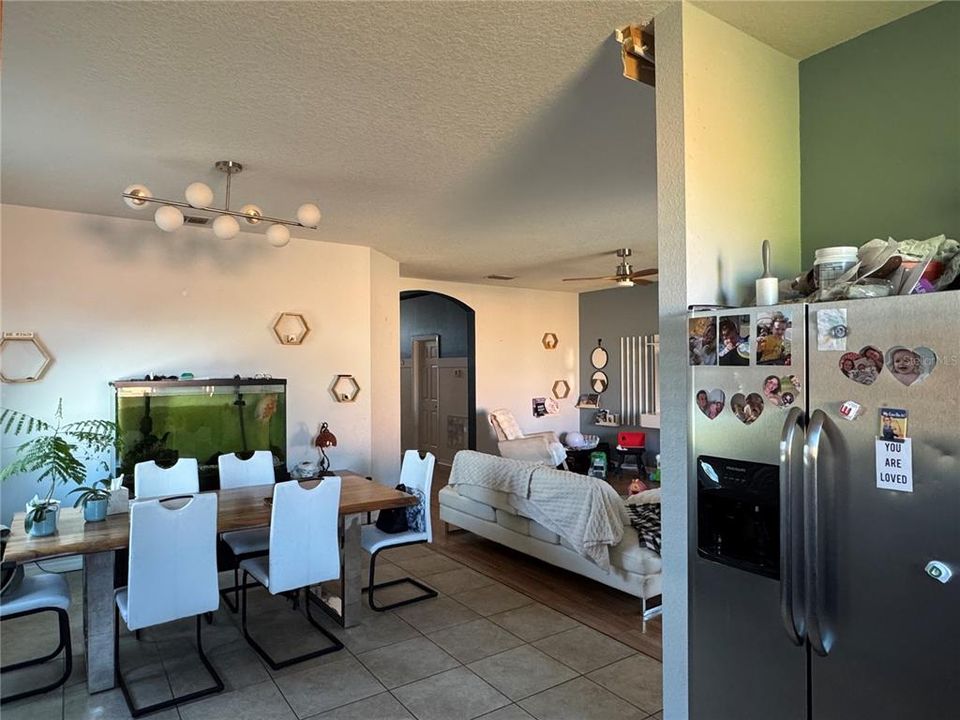 Active With Contract: $270,000 (3 beds, 2 baths, 1629 Square Feet)