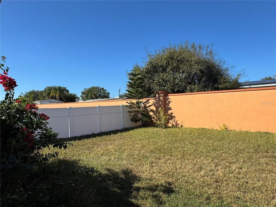 Active With Contract: $270,000 (3 beds, 2 baths, 1629 Square Feet)