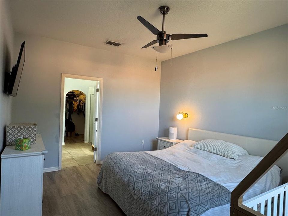 Active With Contract: $270,000 (3 beds, 2 baths, 1629 Square Feet)