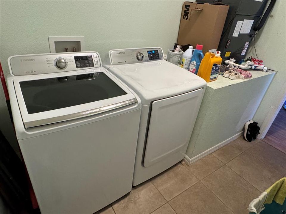 Active With Contract: $270,000 (3 beds, 2 baths, 1629 Square Feet)