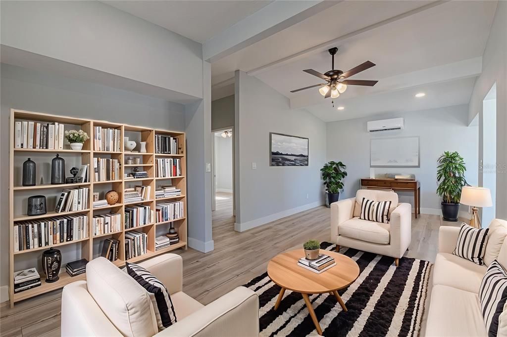 For Sale: $300,000 (2 beds, 1 baths, 1180 Square Feet)