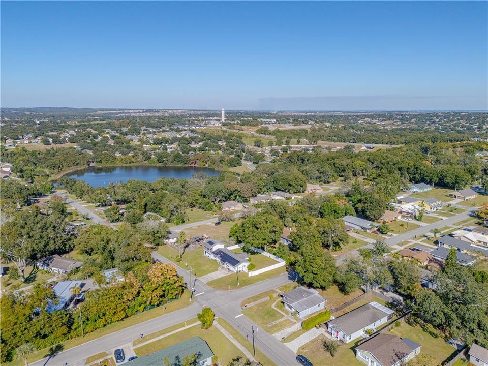 For Sale: $300,000 (2 beds, 1 baths, 1180 Square Feet)