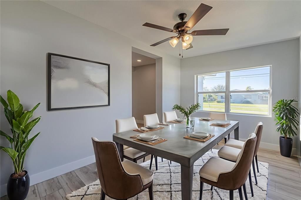 For Sale: $300,000 (2 beds, 1 baths, 1180 Square Feet)