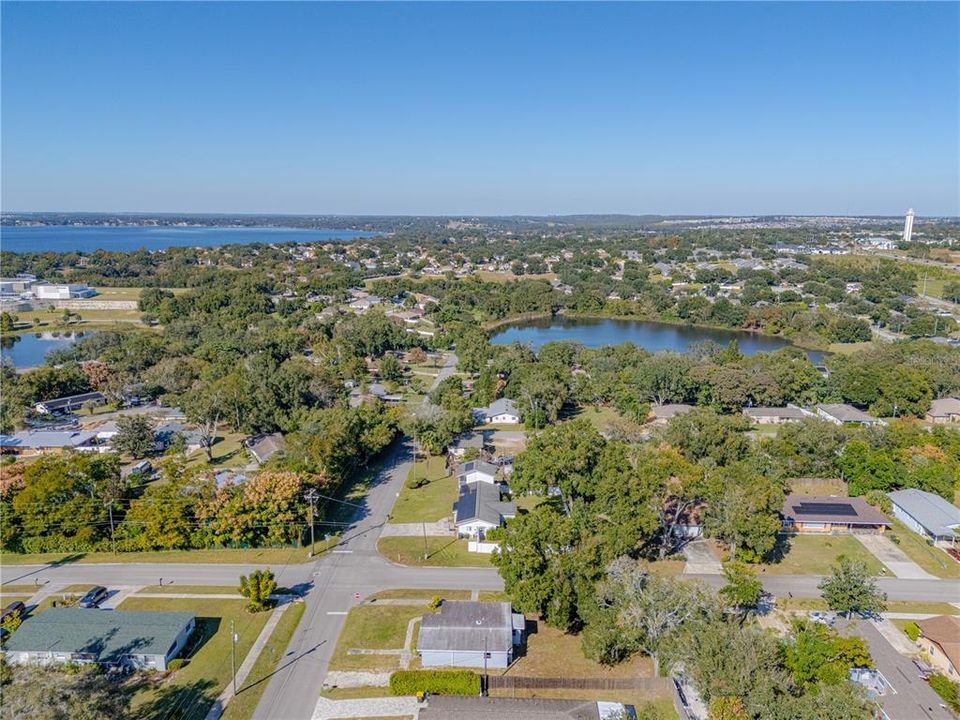 For Sale: $300,000 (2 beds, 1 baths, 1180 Square Feet)