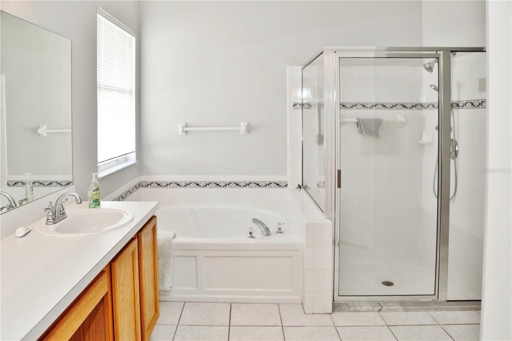 En Venta: $415,000 (4 camas, 2 baños, 1845 Pies cuadrados)