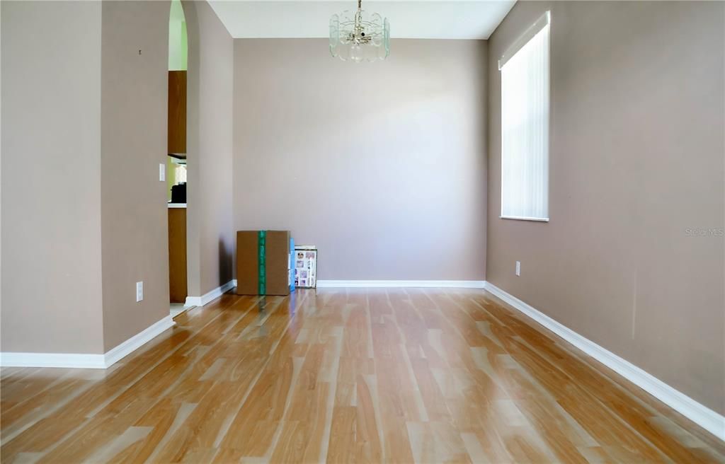 En Venta: $415,000 (4 camas, 2 baños, 1845 Pies cuadrados)