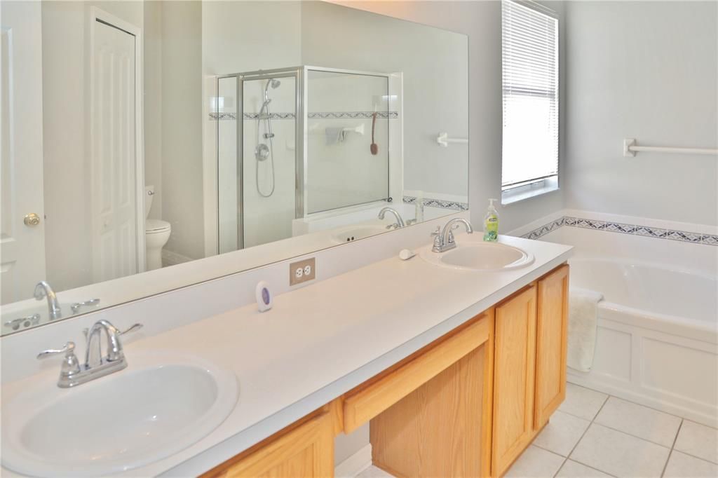 En Venta: $415,000 (4 camas, 2 baños, 1845 Pies cuadrados)