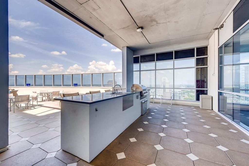 出租: $9,000 (3 贝兹, 3 浴室, 2895 平方英尺)