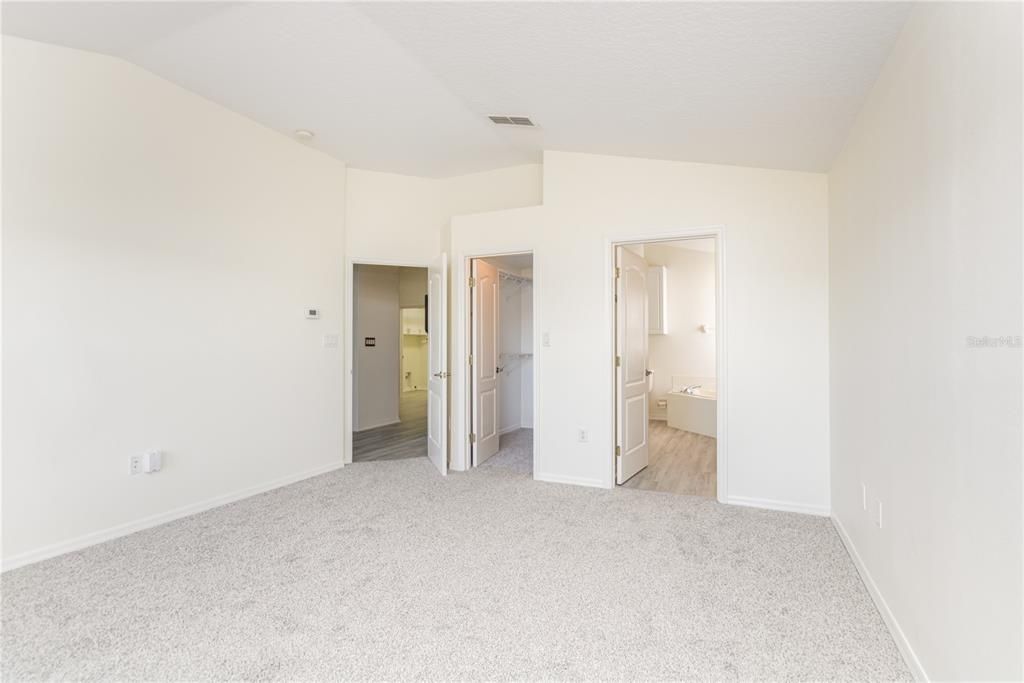 For Sale: $400,000 (3 beds, 2 baths, 1770 Square Feet)