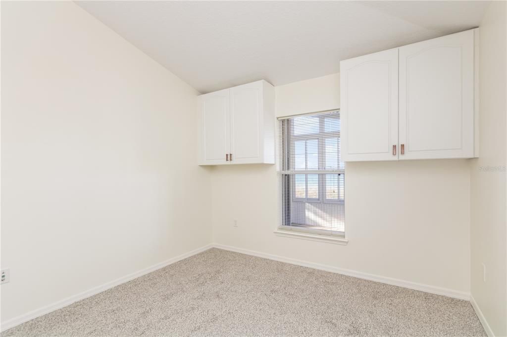 For Sale: $400,000 (3 beds, 2 baths, 1770 Square Feet)