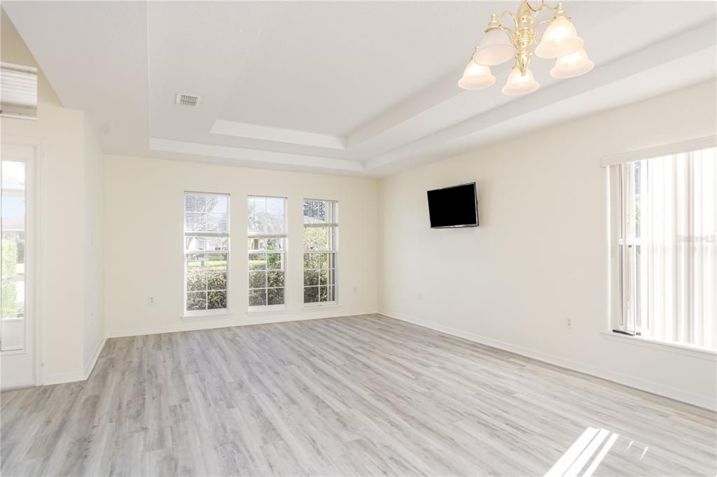 For Sale: $400,000 (3 beds, 2 baths, 1770 Square Feet)