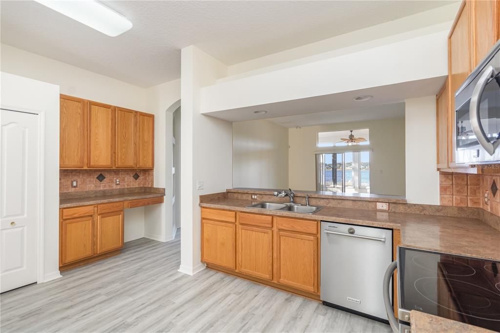 For Sale: $400,000 (3 beds, 2 baths, 1770 Square Feet)