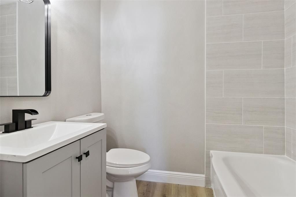 En Venta: $407,400 (3 camas, 2 baños, 1364 Pies cuadrados)