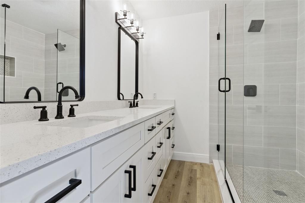 En Venta: $407,400 (3 camas, 2 baños, 1364 Pies cuadrados)