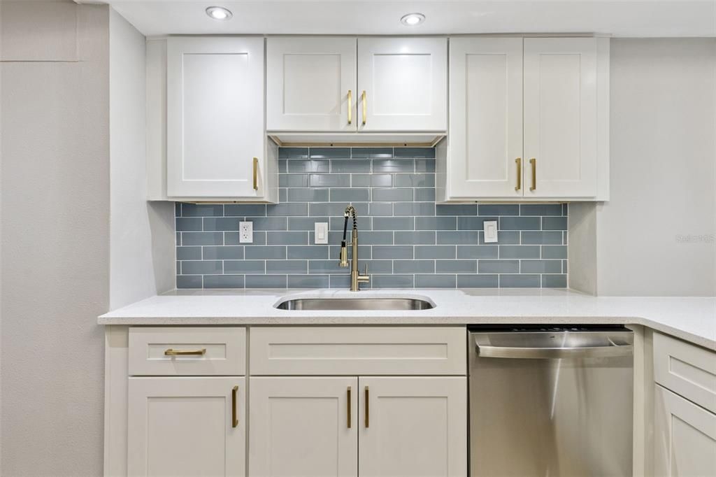 En Venta: $407,400 (3 camas, 2 baños, 1364 Pies cuadrados)