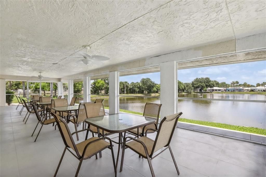 合同活跃: $196,000 (2 贝兹, 2 浴室, 1125 平方英尺)