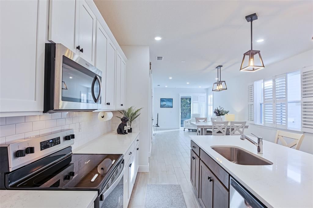 待售: $465,000 (4 贝兹, 2 浴室, 1654 平方英尺)