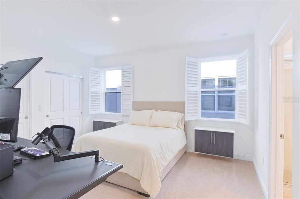 待售: $465,000 (4 贝兹, 2 浴室, 1654 平方英尺)