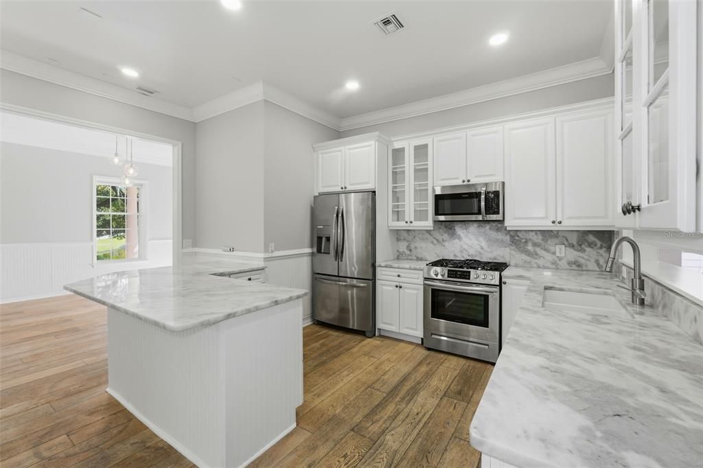 В аренду: $6,500 (5 спален, 3 ванн, 3699 Квадратных фут)