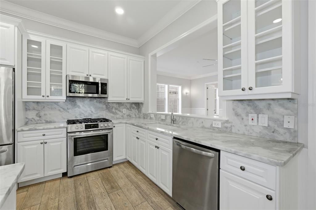 В аренду: $6,500 (5 спален, 3 ванн, 3699 Квадратных фут)