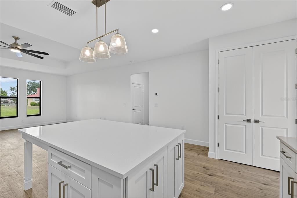 待售: $379,000 (3 贝兹, 2 浴室, 1565 平方英尺)