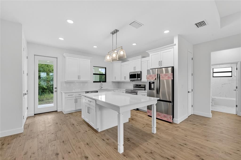 待售: $379,000 (3 贝兹, 2 浴室, 1565 平方英尺)