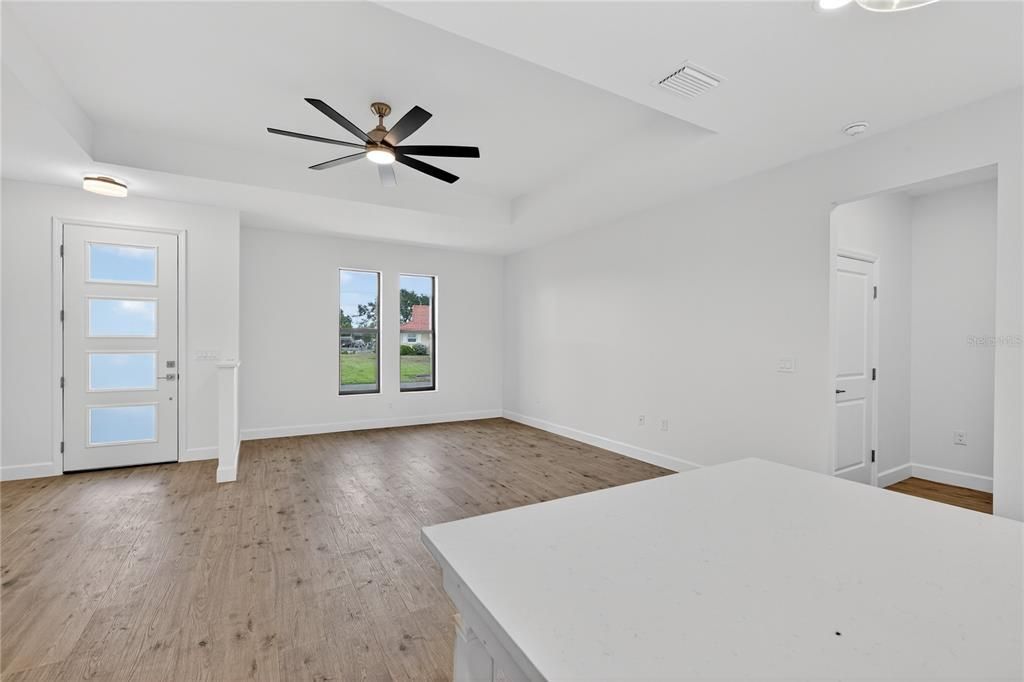 待售: $379,000 (3 贝兹, 2 浴室, 1565 平方英尺)