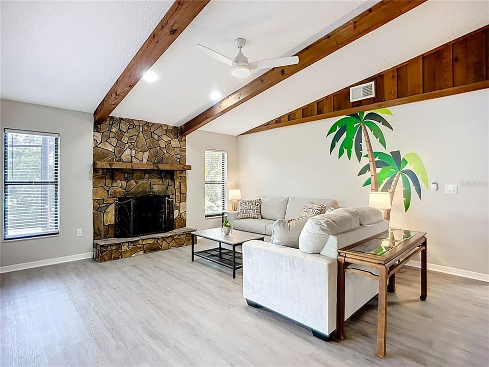 待售: $785,000 (4 贝兹, 2 浴室, 2800 平方英尺)