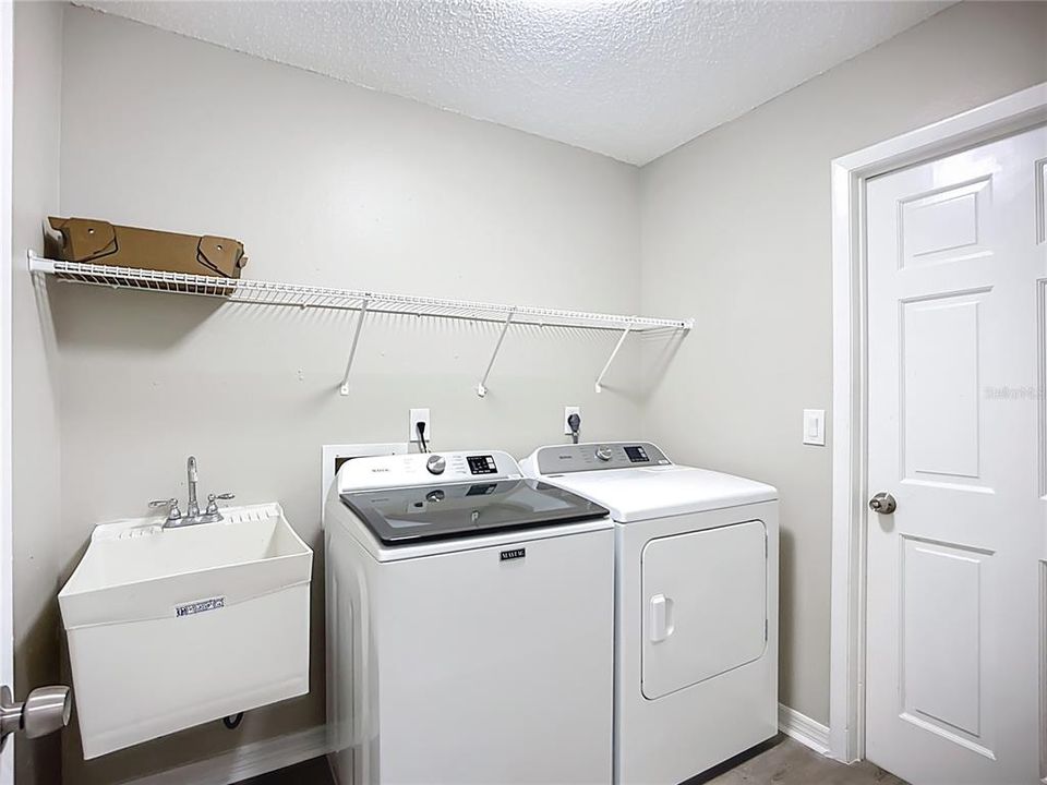 待售: $785,000 (4 贝兹, 2 浴室, 2800 平方英尺)