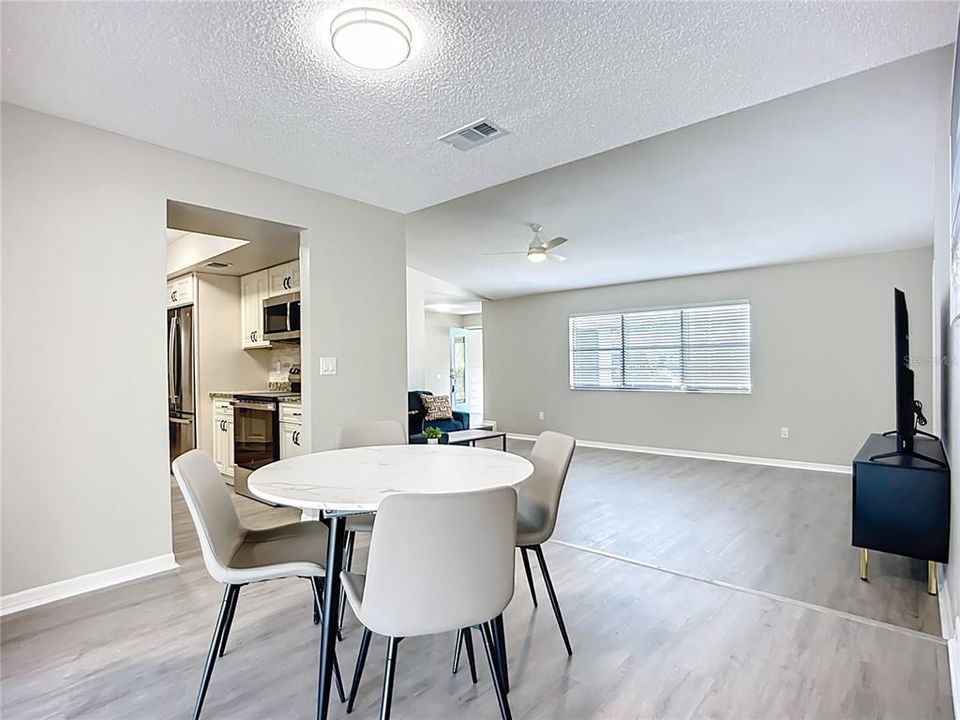 待售: $785,000 (4 贝兹, 2 浴室, 2800 平方英尺)