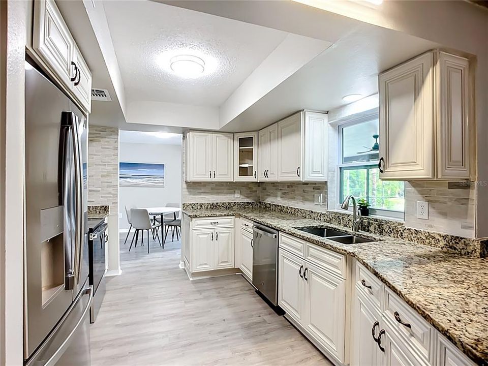 待售: $785,000 (4 贝兹, 2 浴室, 2800 平方英尺)