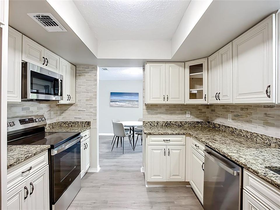 待售: $785,000 (4 贝兹, 2 浴室, 2800 平方英尺)