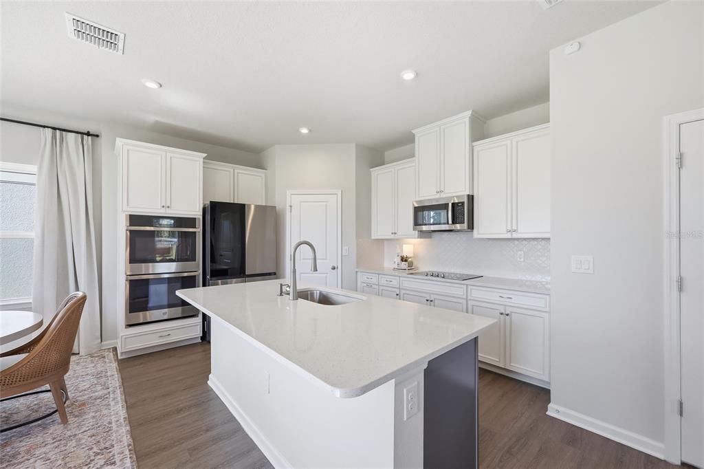 На продажу: $410,000 (3 спален, 2 ванн, 1848 Квадратных фут)