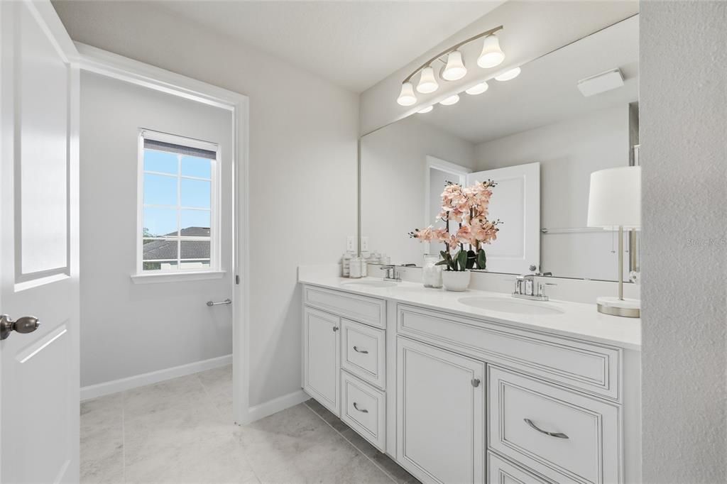 На продажу: $410,000 (3 спален, 2 ванн, 1848 Квадратных фут)