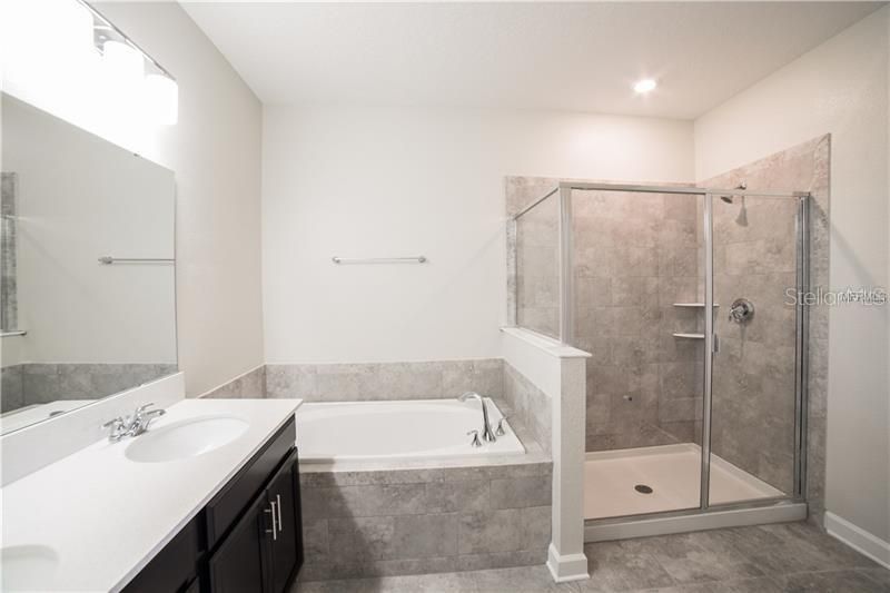 В аренду: $2,195 (4 спален, 3 ванн, 2016 Квадратных фут)