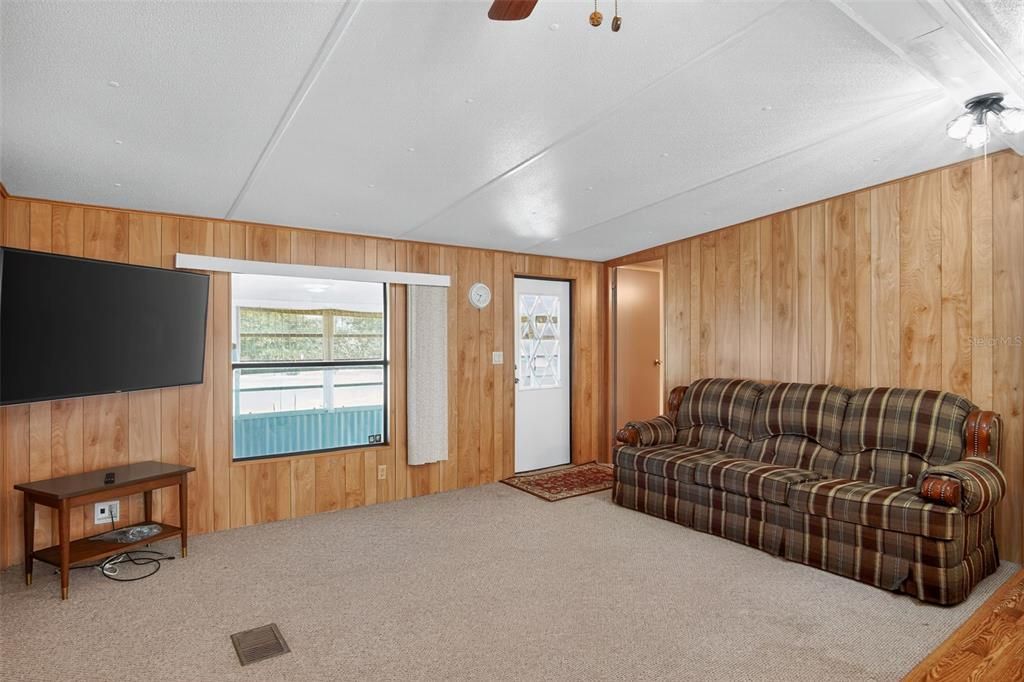 На продажу: $157,000 (2 спален, 2 ванн, 960 Квадратных фут)