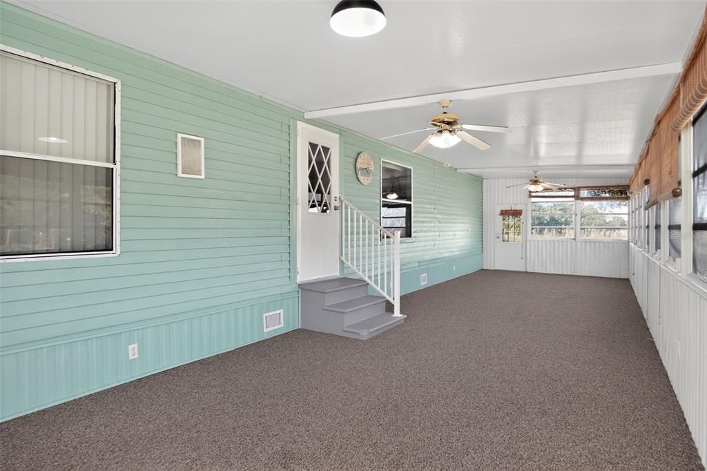 На продажу: $157,000 (2 спален, 2 ванн, 960 Квадратных фут)