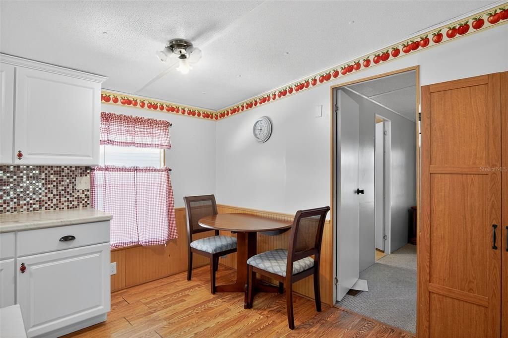 На продажу: $157,000 (2 спален, 2 ванн, 960 Квадратных фут)