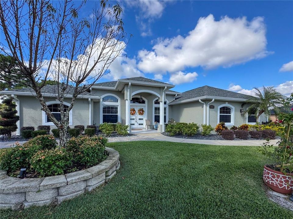 待售: $575,000 (4 贝兹, 3 浴室, 2216 平方英尺)