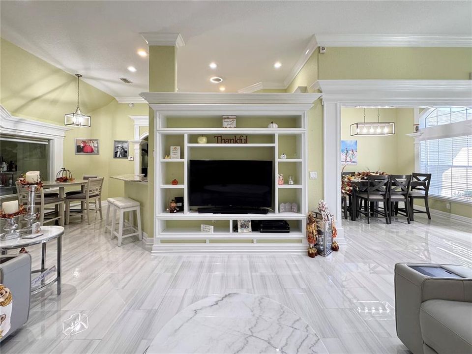 待售: $575,000 (4 贝兹, 3 浴室, 2216 平方英尺)