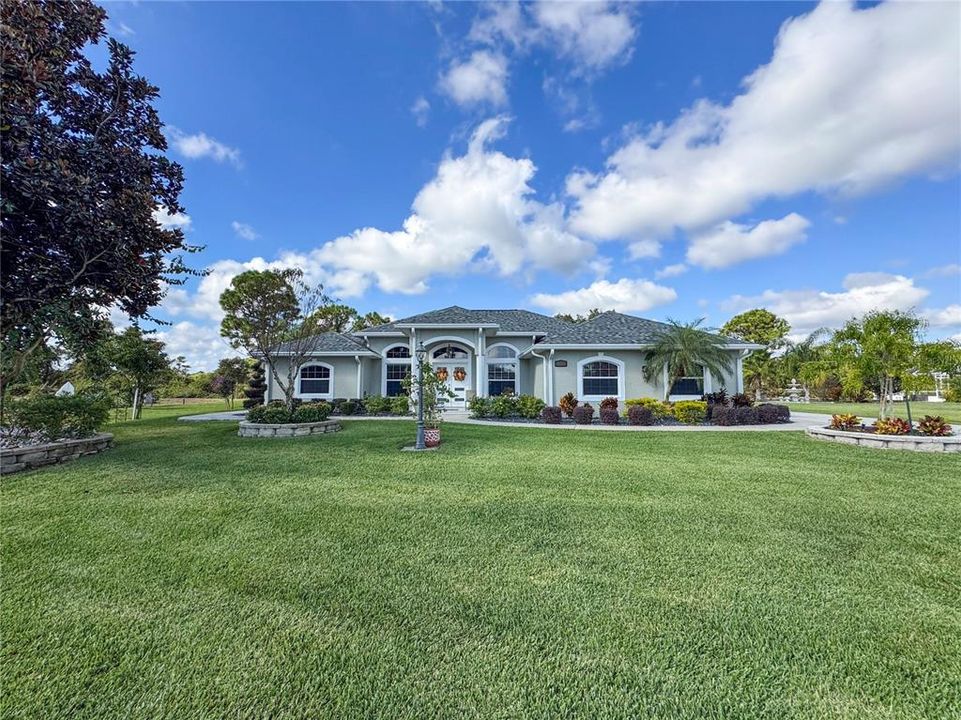 待售: $575,000 (4 贝兹, 3 浴室, 2216 平方英尺)