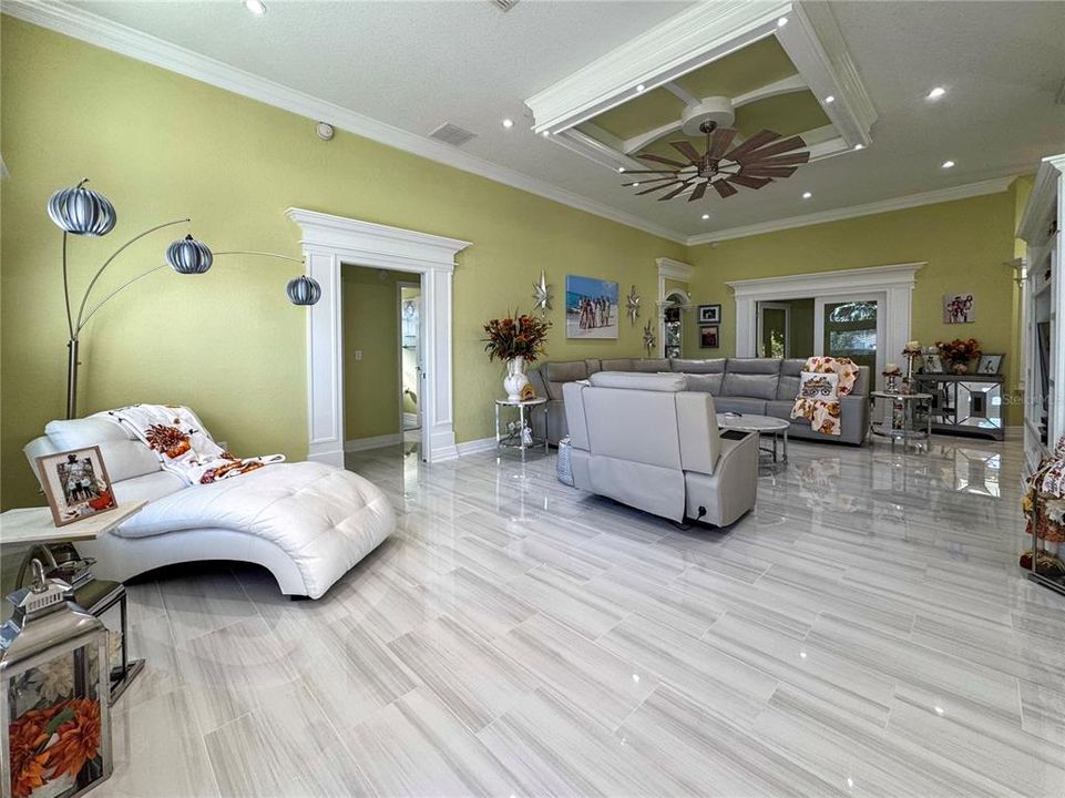 待售: $575,000 (4 贝兹, 3 浴室, 2216 平方英尺)