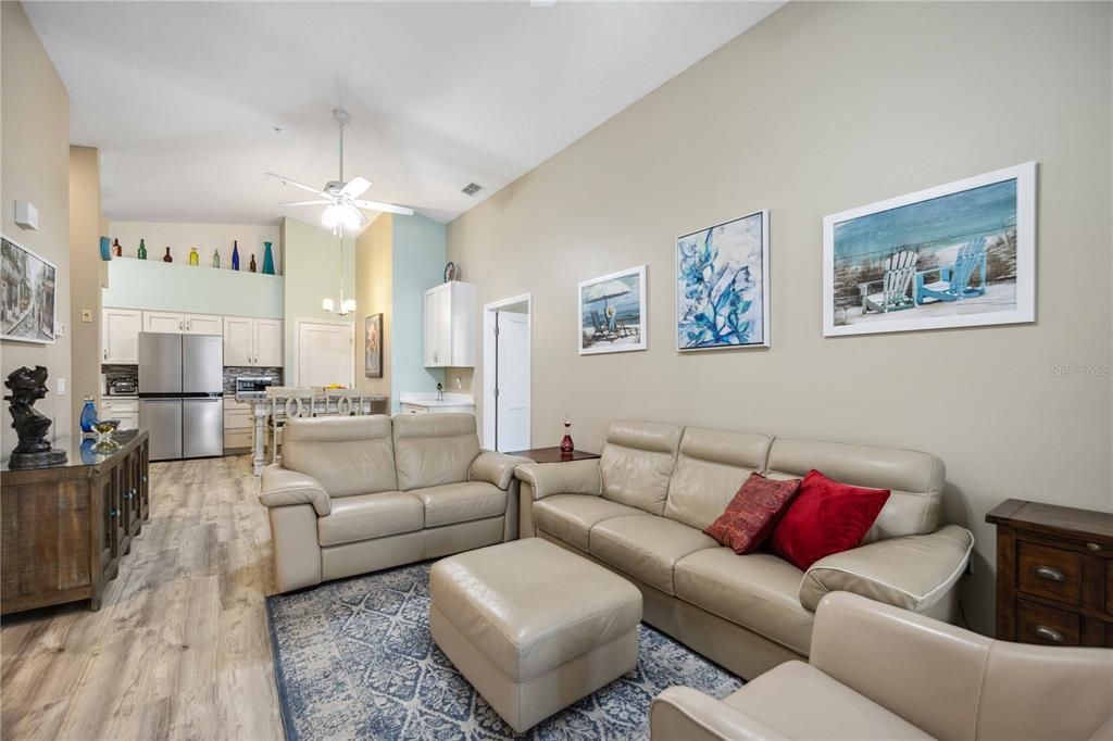 待售: $319,000 (2 贝兹, 2 浴室, 1147 平方英尺)